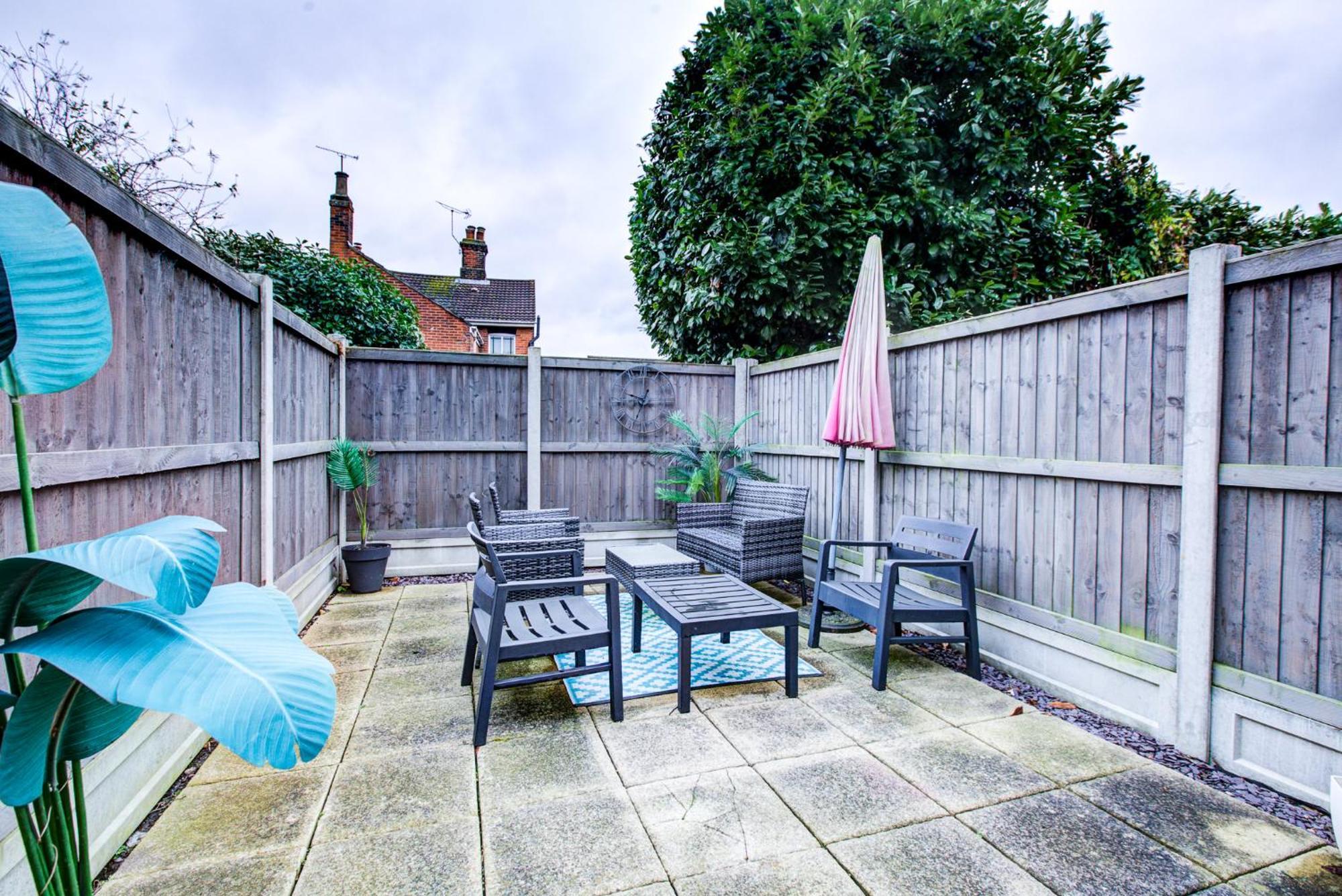 'Number 11' Central Colchester - Super Convenient 2 X Double Bed 1 X Single Bed Cottage Plus Office & Garden, 8 Min Walk Nth Station & Town Ctr, 2 Min Walk Local Shops & Restaurants Экстерьер фото